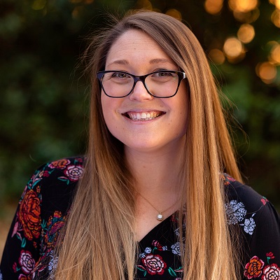Lauren Schlesinger professional headshot